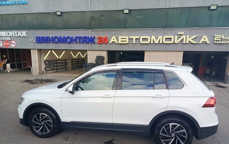Volkswagen Tiguan II, 2018 год, 2 225 000 рублей, 2 фотография