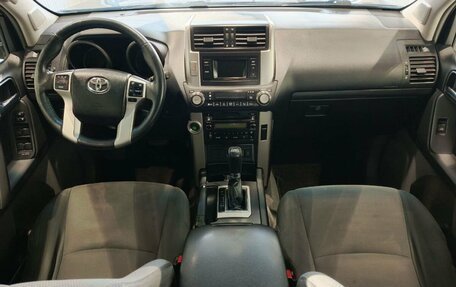 Toyota Land Cruiser Prado 150 рестайлинг 2, 2010 год, 2 500 000 рублей, 11 фотография