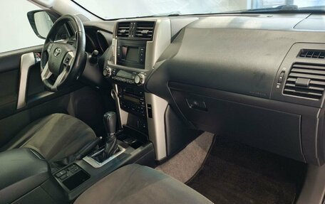 Toyota Land Cruiser Prado 150 рестайлинг 2, 2010 год, 2 500 000 рублей, 12 фотография