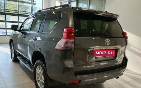 Toyota Land Cruiser Prado 150 рестайлинг 2, 2010 год, 2 500 000 рублей, 7 фотография
