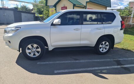 Toyota Land Cruiser Prado 150 рестайлинг 2, 2019 год, 4 300 000 рублей, 1 фотография