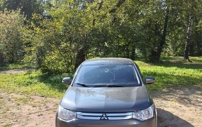 Mitsubishi Outlander III рестайлинг 3, 2014 год, 940 000 рублей, 1 фотография
