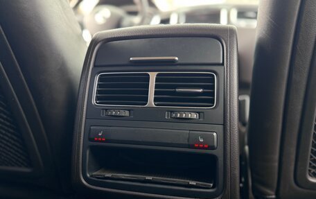 Volkswagen Touareg III, 2011 год, 1 860 000 рублей, 22 фотография