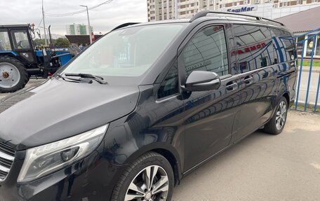 Mercedes-Benz V-Класс, 2017 год, 4 500 000 рублей, 2 фотография