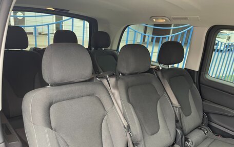 Mercedes-Benz V-Класс, 2017 год, 4 500 000 рублей, 9 фотография