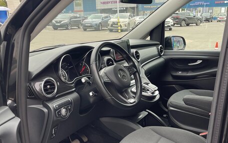 Mercedes-Benz V-Класс, 2017 год, 4 500 000 рублей, 3 фотография