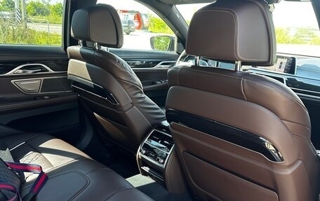BMW 7 серия, 2019 год, 5 950 000 рублей, 21 фотография