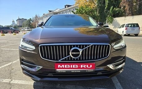 Volvo S90 II рестайлинг, 2020 год, 3 300 000 рублей, 2 фотография