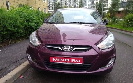 Hyundai Solaris II рестайлинг, 2012 год, 800 000 рублей, 1 фотография