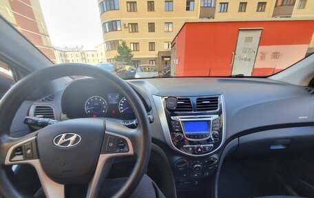 Hyundai Solaris II рестайлинг, 2013 год, 815 000 рублей, 5 фотография