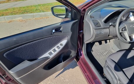 Hyundai Solaris II рестайлинг, 2013 год, 815 000 рублей, 12 фотография