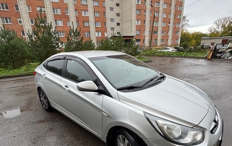Hyundai Solaris II рестайлинг, 2011 год, 750 000 рублей, 3 фотография