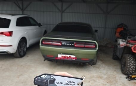 Dodge Challenger III рестайлинг 2, 2017 год, 4 150 000 рублей, 4 фотография