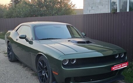 Dodge Challenger III рестайлинг 2, 2017 год, 4 150 000 рублей, 3 фотография