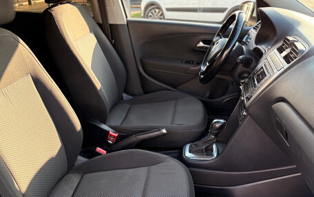 Volkswagen Polo VI (EU Market), 2017 год, 800 000 рублей, 13 фотография
