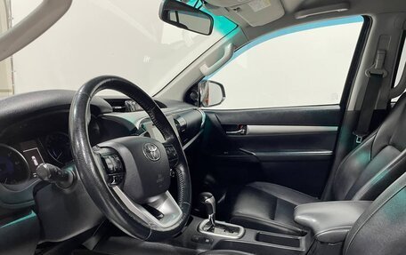 Toyota Hilux VIII, 2018 год, 2 400 000 рублей, 18 фотография