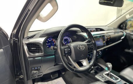 Toyota Hilux VIII, 2018 год, 2 400 000 рублей, 19 фотография