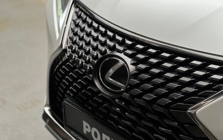 Lexus RX IV рестайлинг, 2020 год, 4 890 000 рублей, 10 фотография