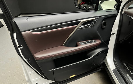 Lexus RX IV рестайлинг, 2020 год, 4 890 000 рублей, 14 фотография