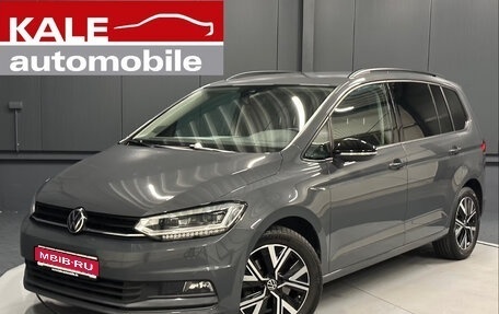 Volkswagen Touran III, 2022 год, 3 200 000 рублей, 1 фотография