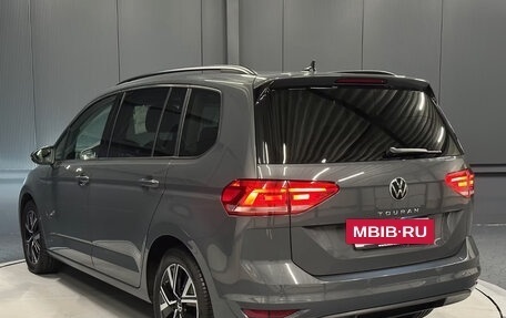Volkswagen Touran III, 2022 год, 3 200 000 рублей, 6 фотография