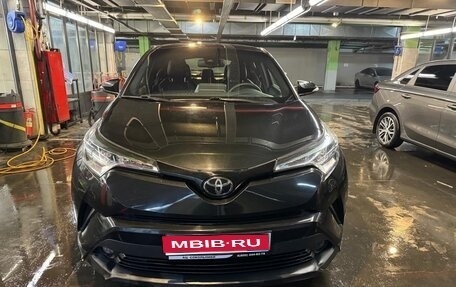 Toyota C-HR I рестайлинг, 2018 год, 1 800 000 рублей, 1 фотография