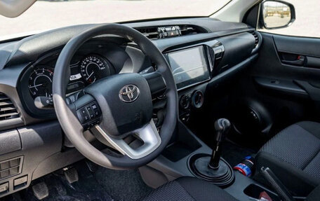 Toyota Hilux VIII, 2024 год, 4 220 777 рублей, 10 фотография