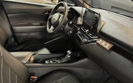 Toyota C-HR I рестайлинг, 2018 год, 1 800 000 рублей, 5 фотография