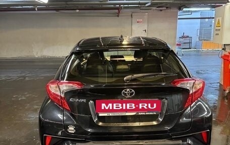 Toyota C-HR I рестайлинг, 2018 год, 1 800 000 рублей, 4 фотография