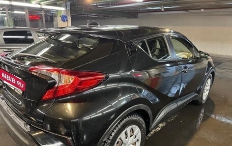 Toyota C-HR I рестайлинг, 2018 год, 1 800 000 рублей, 6 фотография