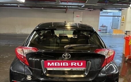 Toyota C-HR I рестайлинг, 2018 год, 1 800 000 рублей, 8 фотография