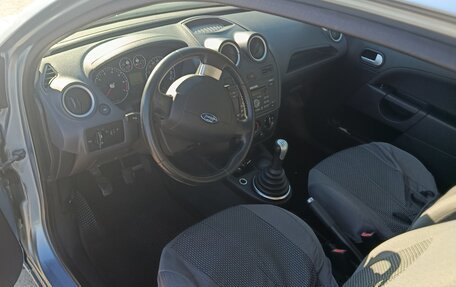 Ford Fiesta, 2006 год, 280 000 рублей, 10 фотография