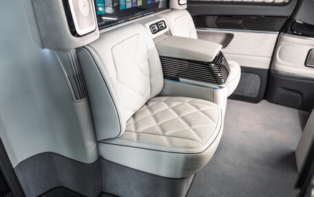 Mercedes-Benz V-Класс, 2025 год, 35 880 000 рублей, 28 фотография