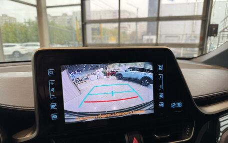 Toyota C-HR I рестайлинг, 2018 год, 2 050 000 рублей, 18 фотография