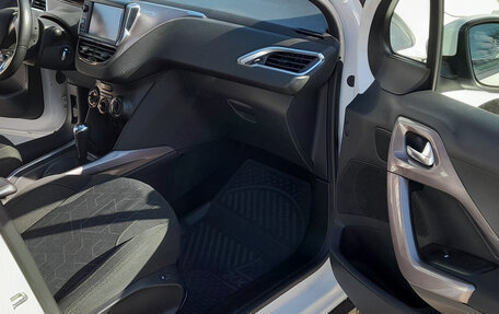 Peugeot 2008 II, 2014 год, 920 000 рублей, 13 фотография