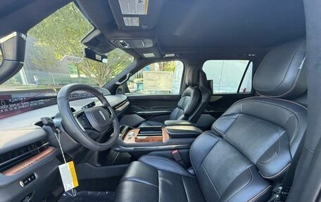 Lincoln Navigator, 2025 год, 24 100 000 рублей, 12 фотография