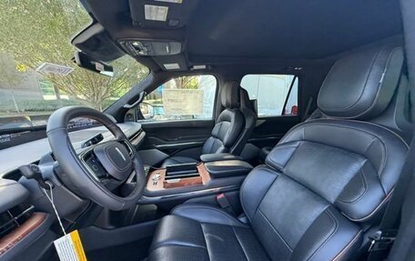 Lincoln Navigator, 2025 год, 24 100 000 рублей, 8 фотография