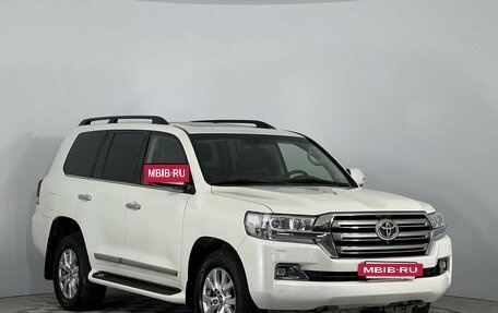 Toyota Land Cruiser 200, 2015 год, 5 399 000 рублей, 3 фотография