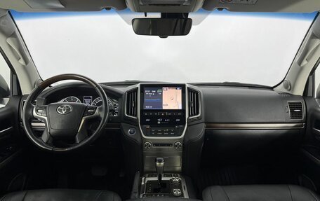 Toyota Land Cruiser 200, 2015 год, 5 399 000 рублей, 15 фотография