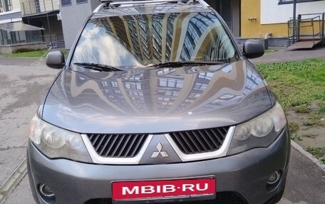 Mitsubishi Outlander III рестайлинг 3, 2007 год, 999 000 рублей, 1 фотография