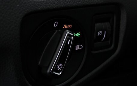 Volkswagen Golf VII, 2019 год, 1 800 000 рублей, 11 фотография