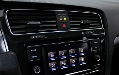 Volkswagen Golf VII, 2019 год, 1 800 000 рублей, 12 фотография