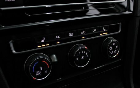 Volkswagen Golf VII, 2019 год, 1 800 000 рублей, 15 фотография