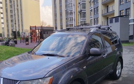 Mitsubishi Outlander III рестайлинг 3, 2007 год, 999 000 рублей, 3 фотография