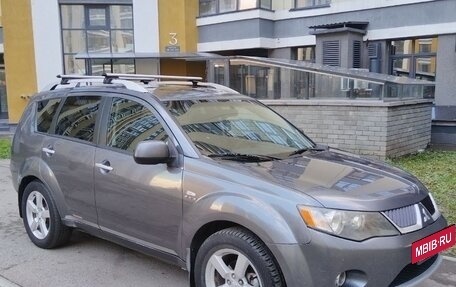 Mitsubishi Outlander III рестайлинг 3, 2007 год, 999 000 рублей, 2 фотография