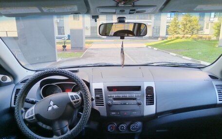 Mitsubishi Outlander III рестайлинг 3, 2007 год, 999 000 рублей, 12 фотография