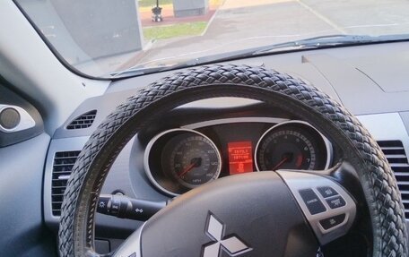 Mitsubishi Outlander III рестайлинг 3, 2007 год, 999 000 рублей, 13 фотография