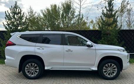 Mitsubishi Pajero Sport III рестайлинг, 2020 год, 3 680 000 рублей, 4 фотография