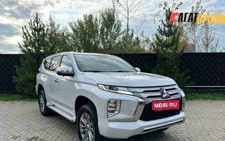 Mitsubishi Pajero Sport III рестайлинг, 2020 год, 3 680 000 рублей, 2 фотография