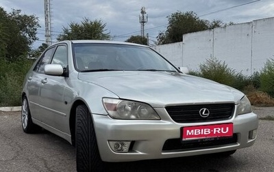 Lexus IS II рестайлинг 2, 2000 год, 900 000 рублей, 1 фотография